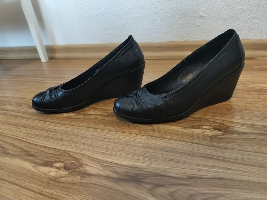 Pantofi comozi din piele 38