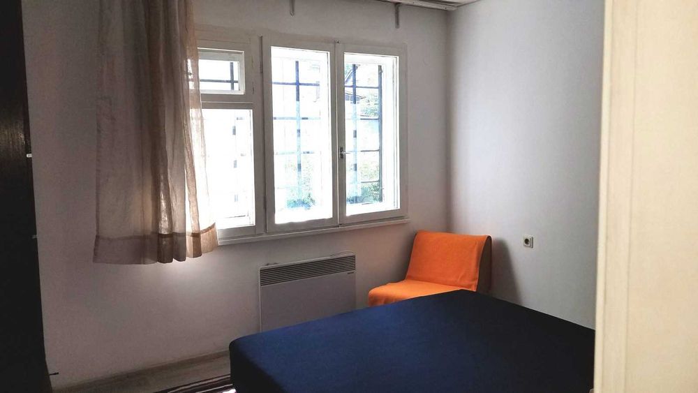 Дава се под наем Тристаен апартамент в София, Център - 73 кв.м за 550 € - Снимка #1