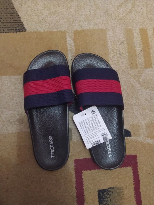 Продаю сланцы и шлепанцы