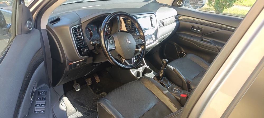 Mitsubishi outlander 3 2016 4x4 euro 6 7 locuri