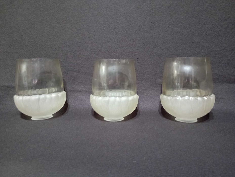 Много голяма стъклена сфера - глобус за лампа или полилей