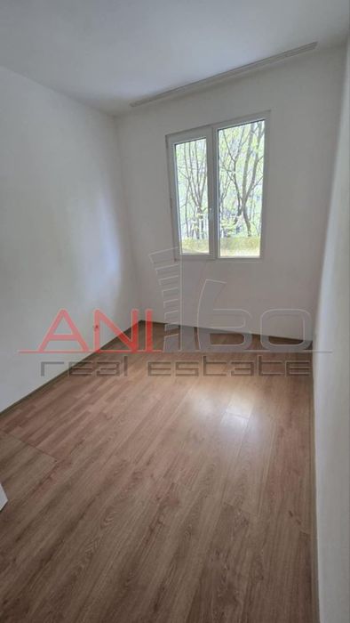 Продава се Тристаен апартамент в Варна, Базар Левски - 75 кв.м за 2694 €/кв.м - Снимка #4