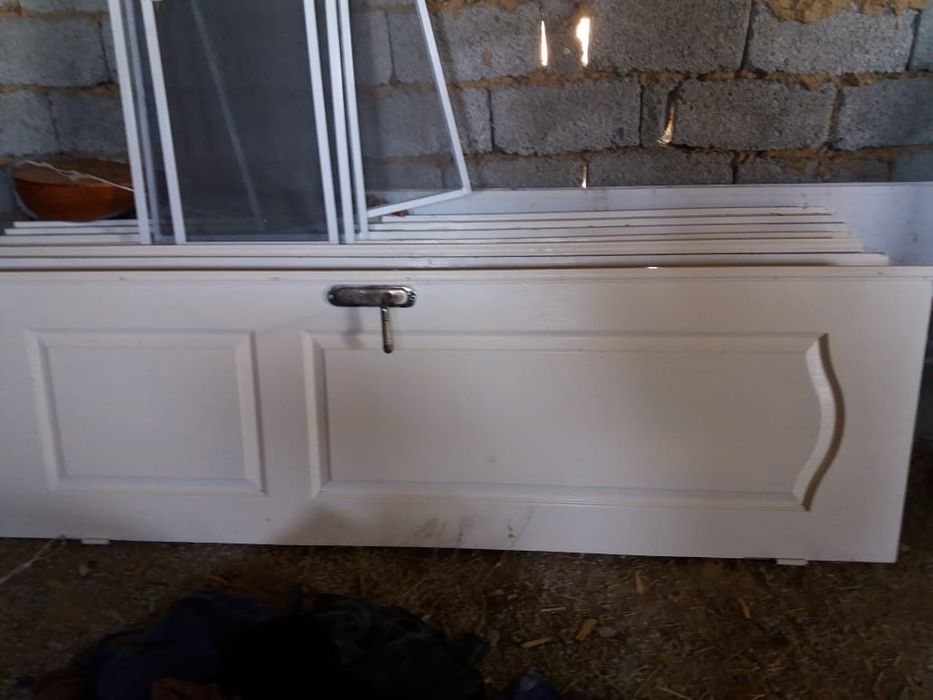 Пластик терезе мен есык сатылады