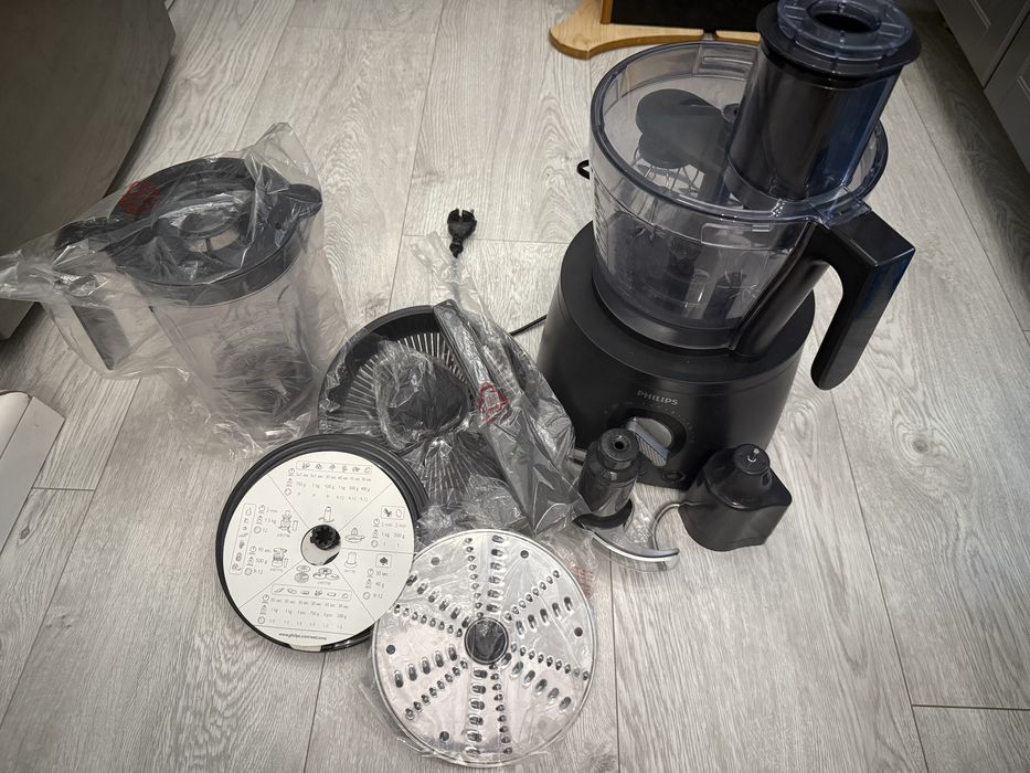Robot de bucatarie si blender