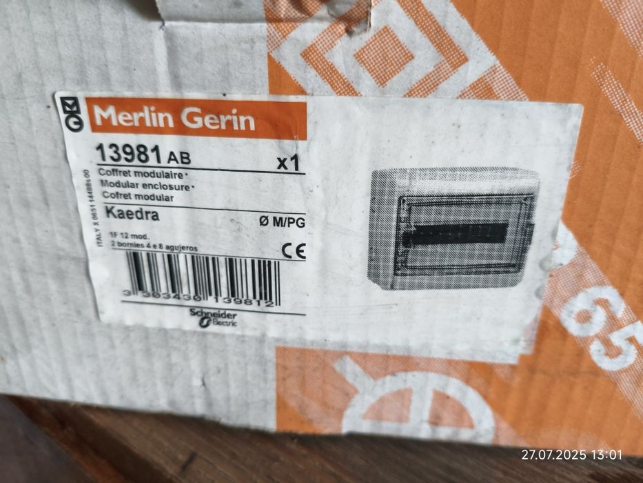 Щит Schneider Electric 
mini kaedra 12 модулей