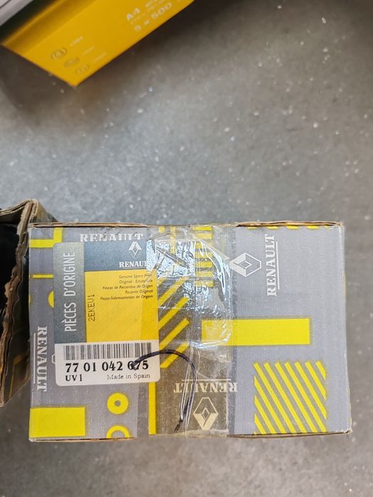 Vând far ceata Renault
