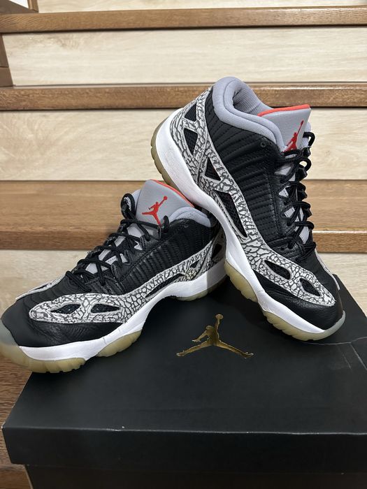 Air Jordan 11 Low Black Cement