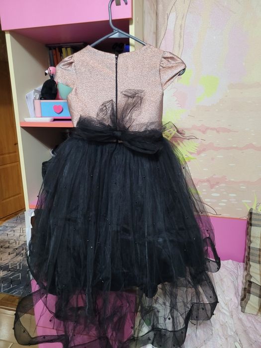 Детское платье ,возраст 7-8 лет.