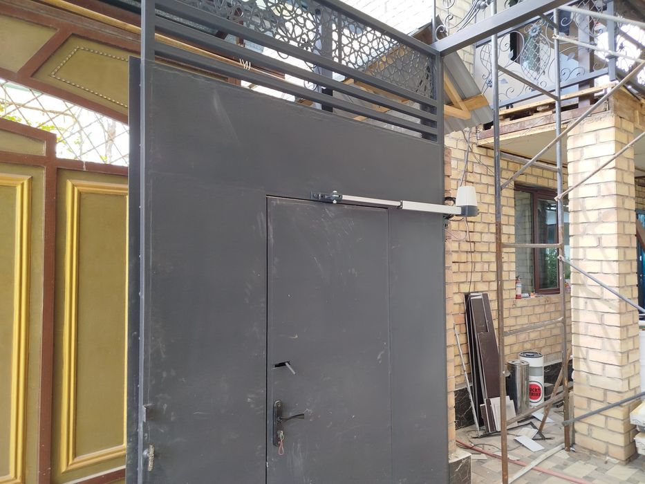 Установка автоматики на распашные и откатные ворота.