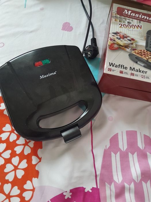 Продаю вафелницу оринигал за 10000тысяч