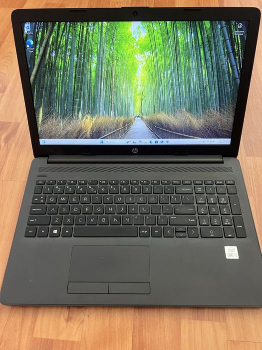 Vând Laptop HP 250  G7, 8GM RAM,  SSD 256GB, Windows 11
