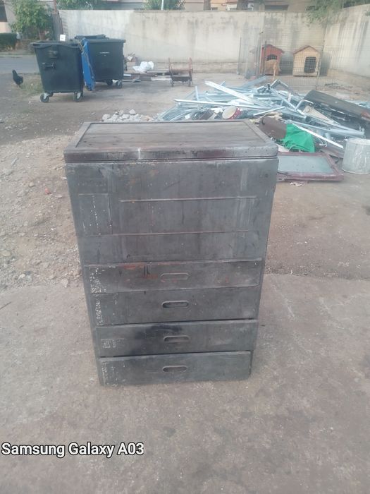 Vindem tot ce se vede cric.       De tonaj mare picioare pentr.  Soba