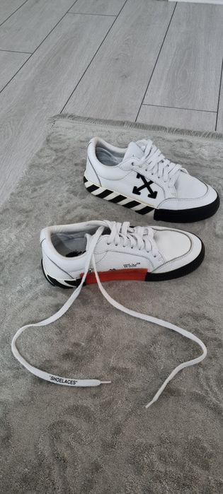 Sneakersi Off White, marime 38, autentici