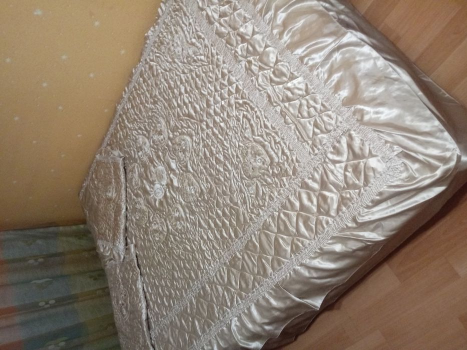 Продам покрывало на двухспалку.