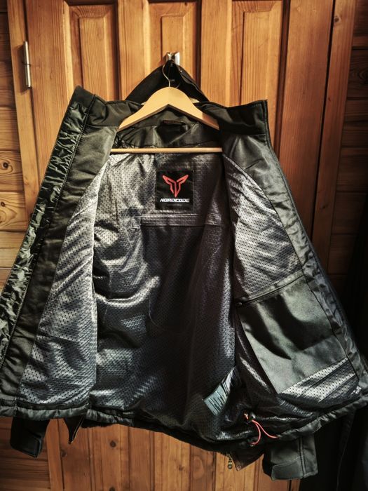 Soft Shell moto ca nou