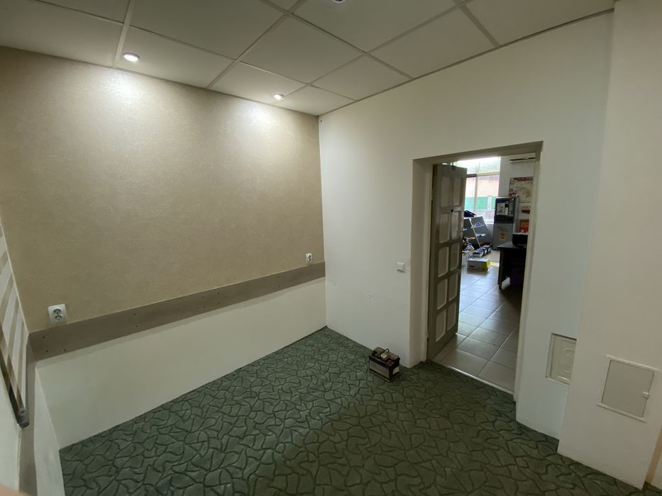 Inchiriez spatiu comercial