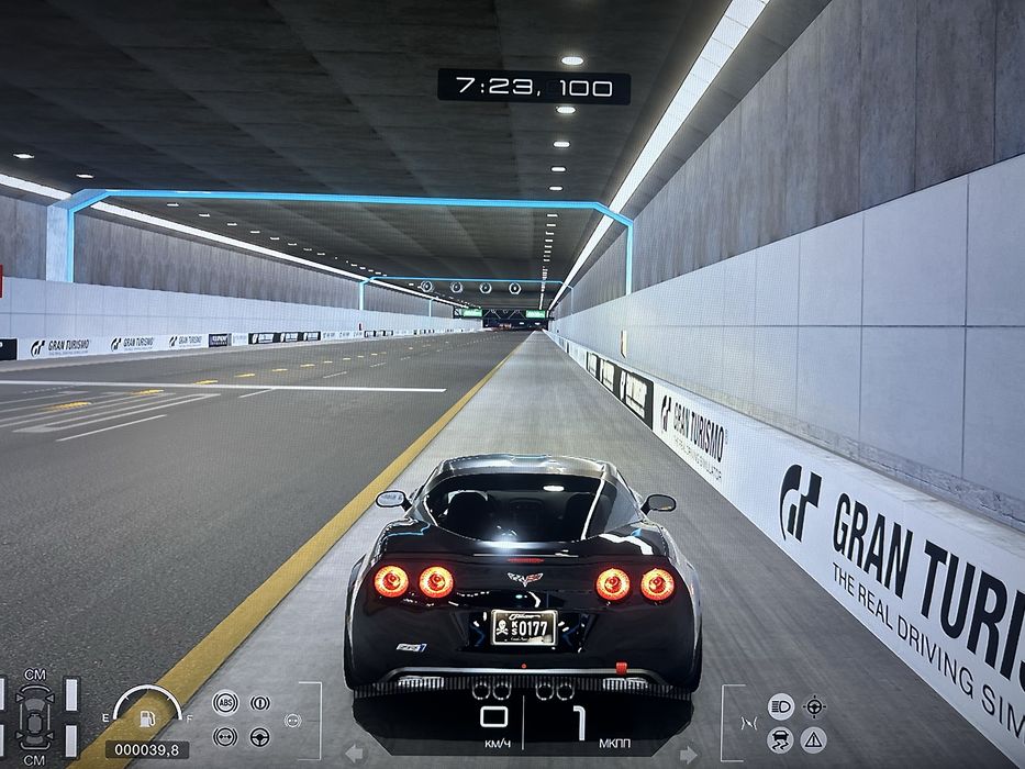 PlayStation 4slim 1TB + 8 игры