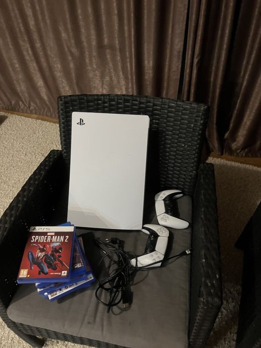 Плейстейшен 5 в отличном состоянии