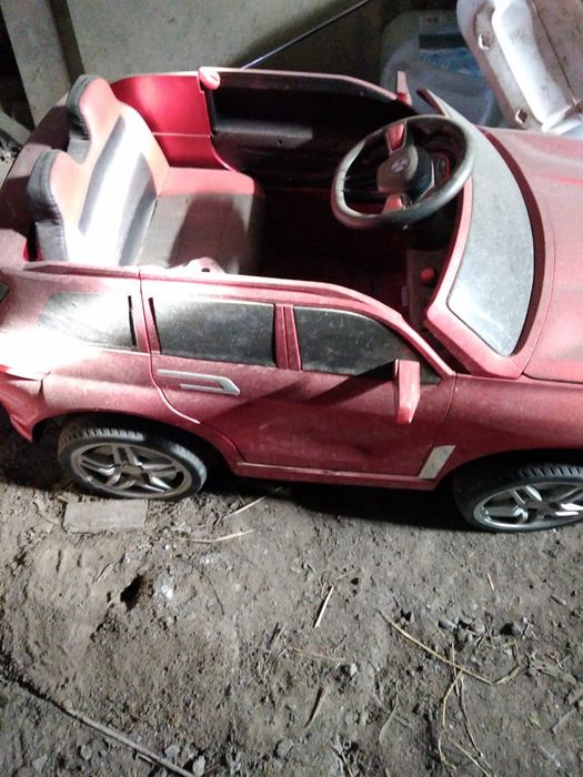 Продам машинку для ребенка.