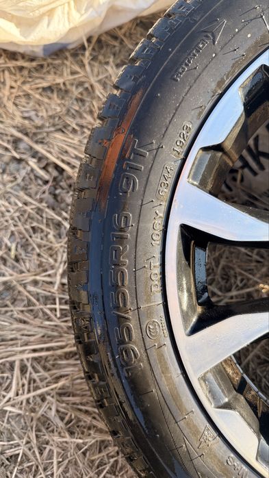 Продам диски с резиной зимней r16