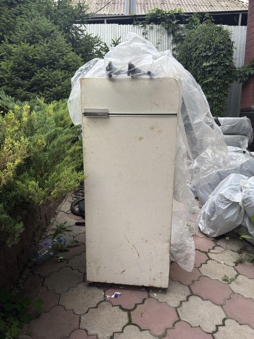 Продам холодильник