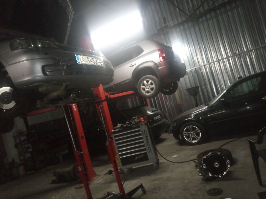 Дава се под наем Промишлена сграда в Бургас, Изгрев - 200 кв.м за 10200 € - Снимка #1