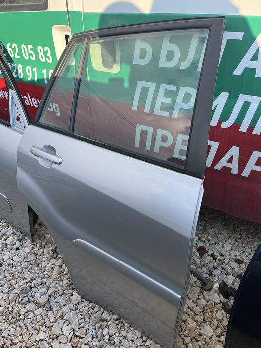 Врати Toyota Rav 4 2005