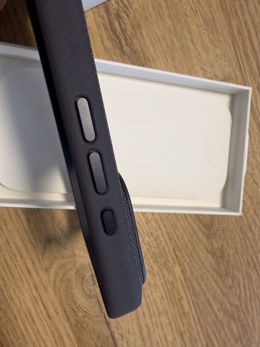 Husa iPhone 17 Pro TechWoven Case originala – MagSafe – ca noua