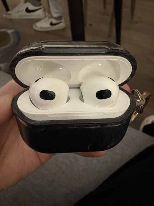 Airpods 3 с защитным кейсом