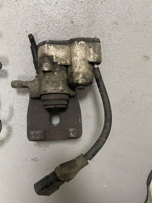 Etrier complet cu motoras spate Audi A8 D3 stanga dreapta