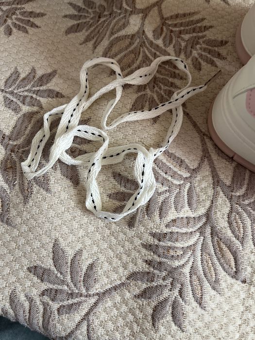 Продаю кроссовки