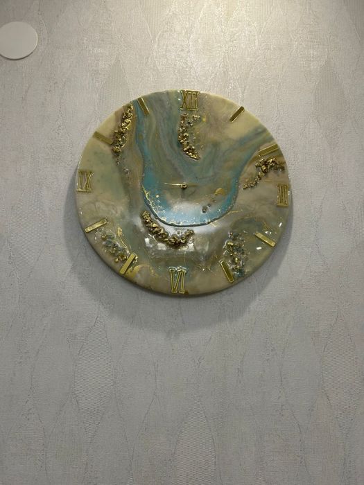 Настенные картины и часы