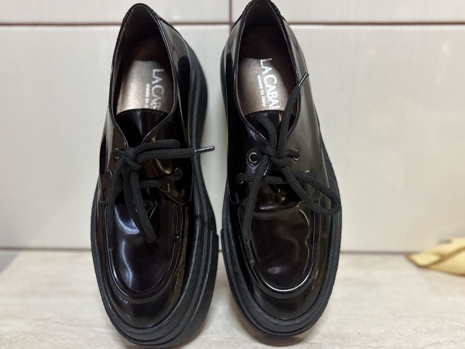 Vand pantofi la cabala