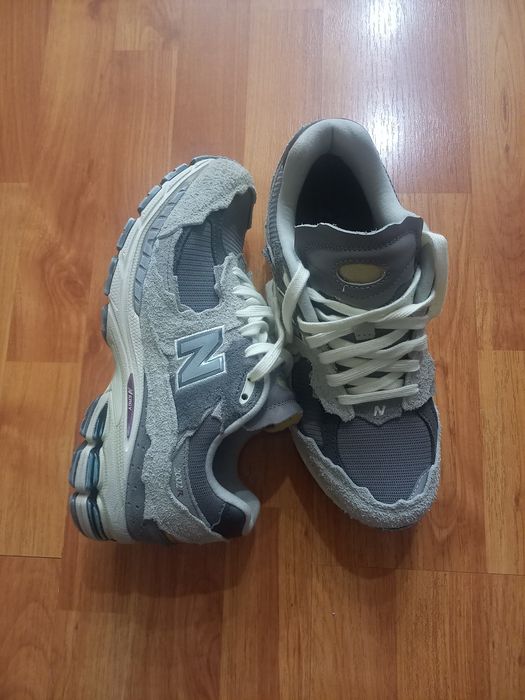 New balance 2002r