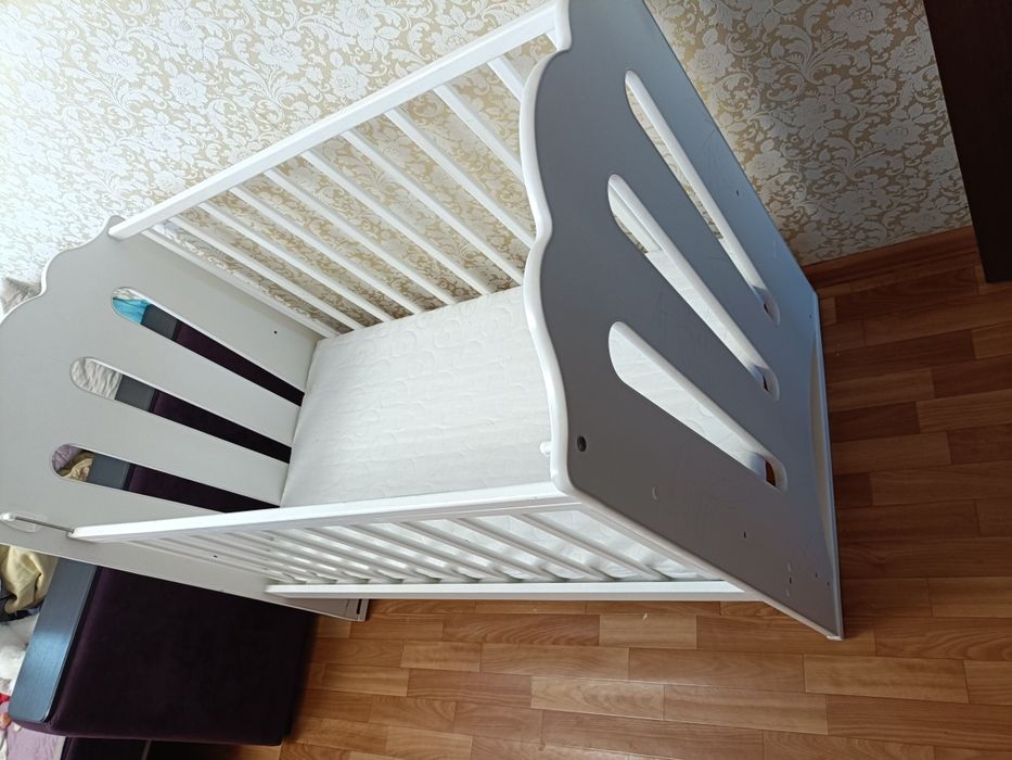 Продам детскую кроватку