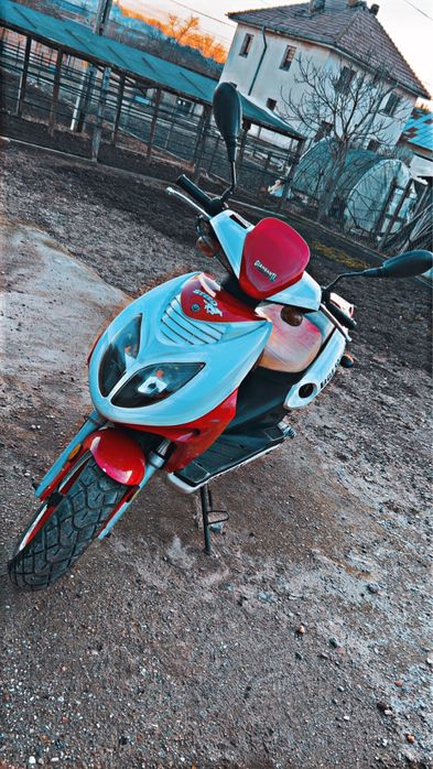 Vand scuter de 49cc 2t