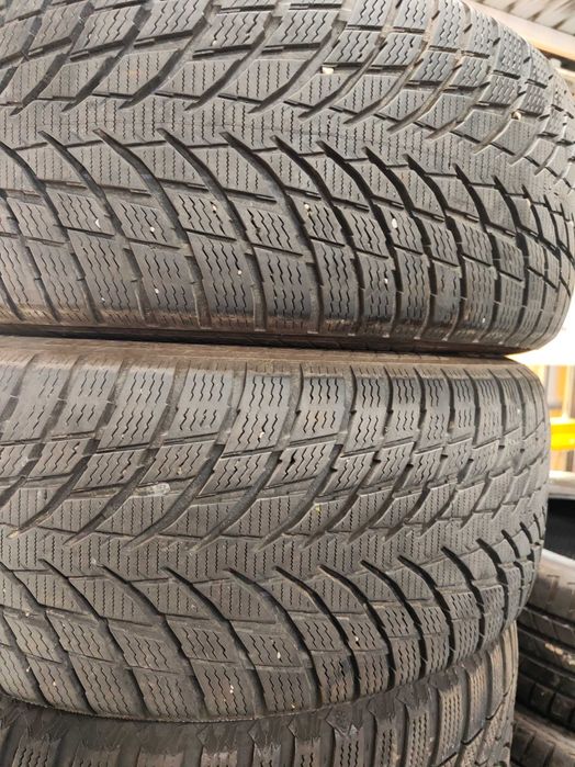 2бр.зимни гуми 215/55/17 Nokian