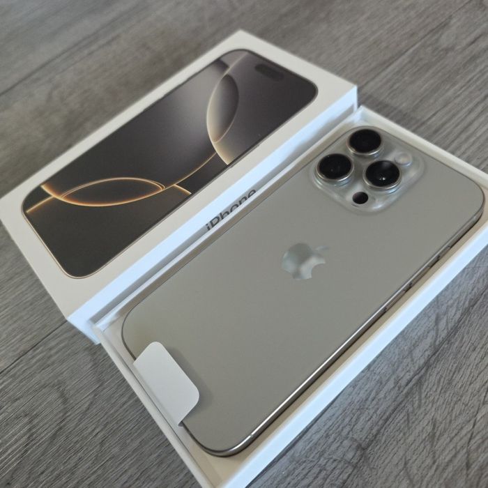 iPhone 16 PRO Natural Titanium + Lake Green MagSafe калъф и зарядно