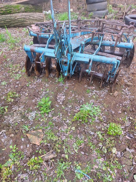 Vând tractor disc plug