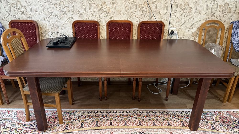 Продаю дубовый стол