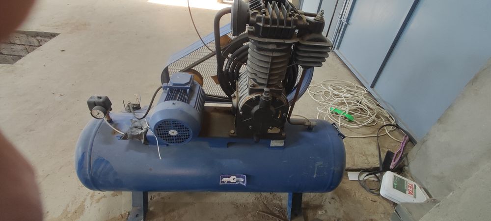 Компрессор С415М. Поршневой, масляный.