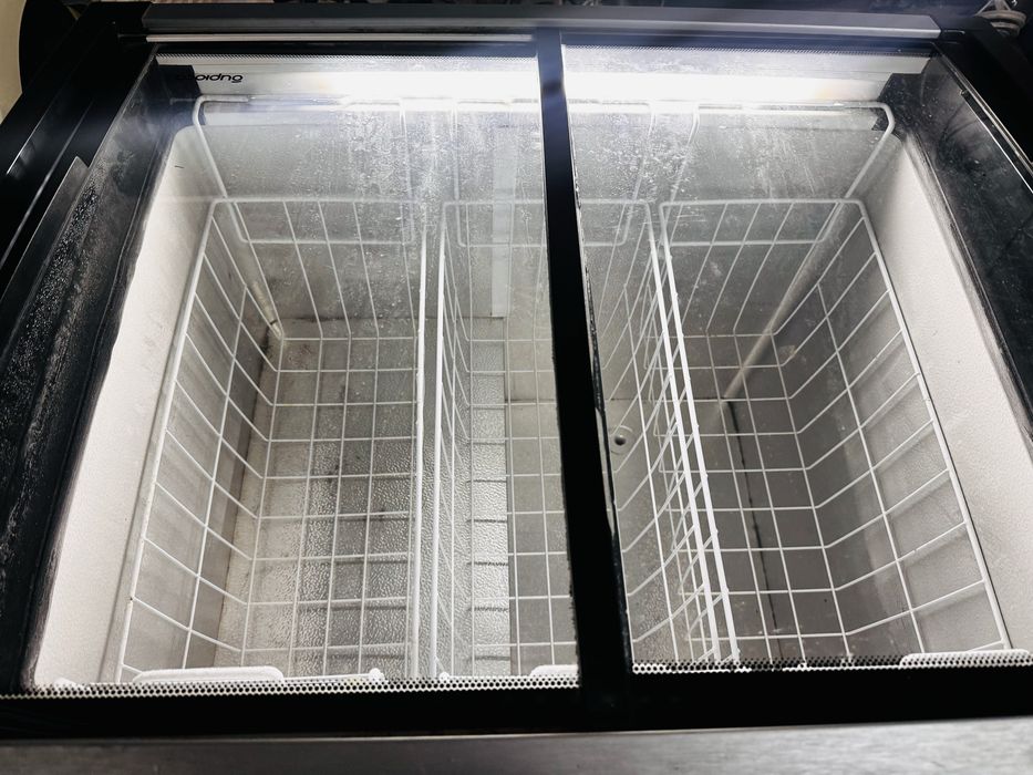 Морозильник 230л. Отличное  состояние