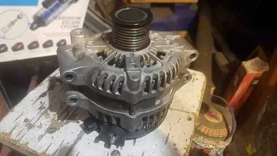 Генератор на BMW F10 N52   210ампер