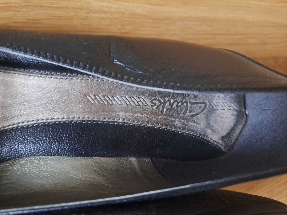 Официални обувки Clarks с нисък ток