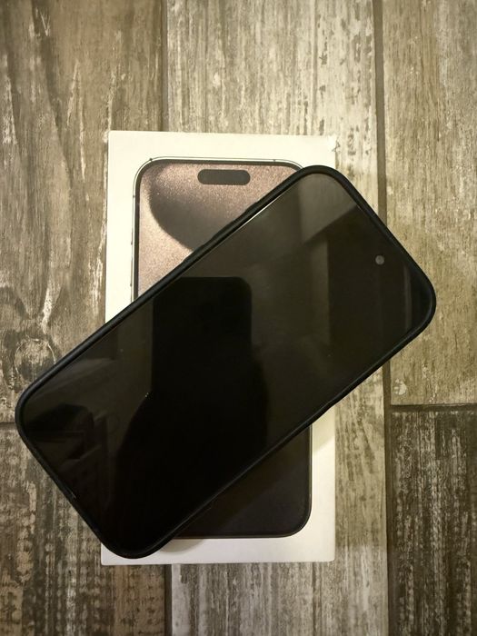 IPhone 15 pro телефон