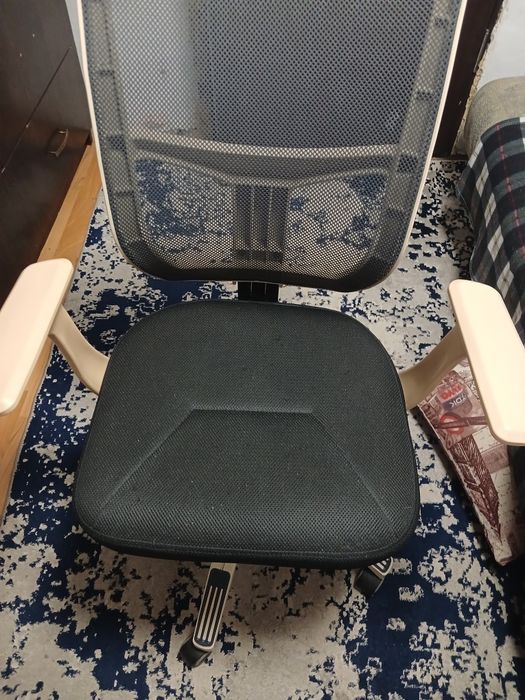 Продам офисные стулья