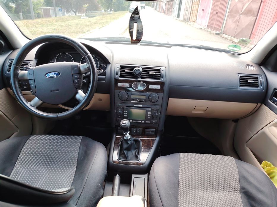 Vând Ford Mondeo