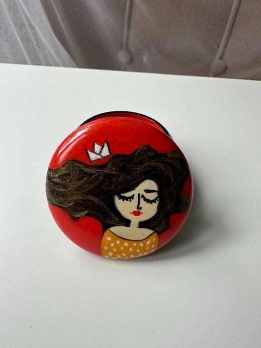 Дървена кутия за бижута