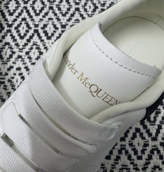 Alexander McQueen - Cu factura!