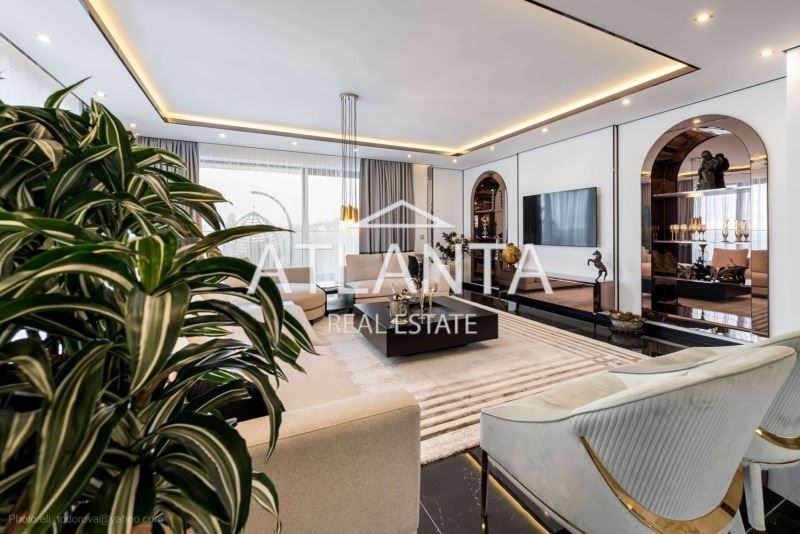 Продава се Тристаен апартамент в к.к. Св.Св. Константин и Елена - 217 кв.м за 2816 €/кв.м - Снимка #2